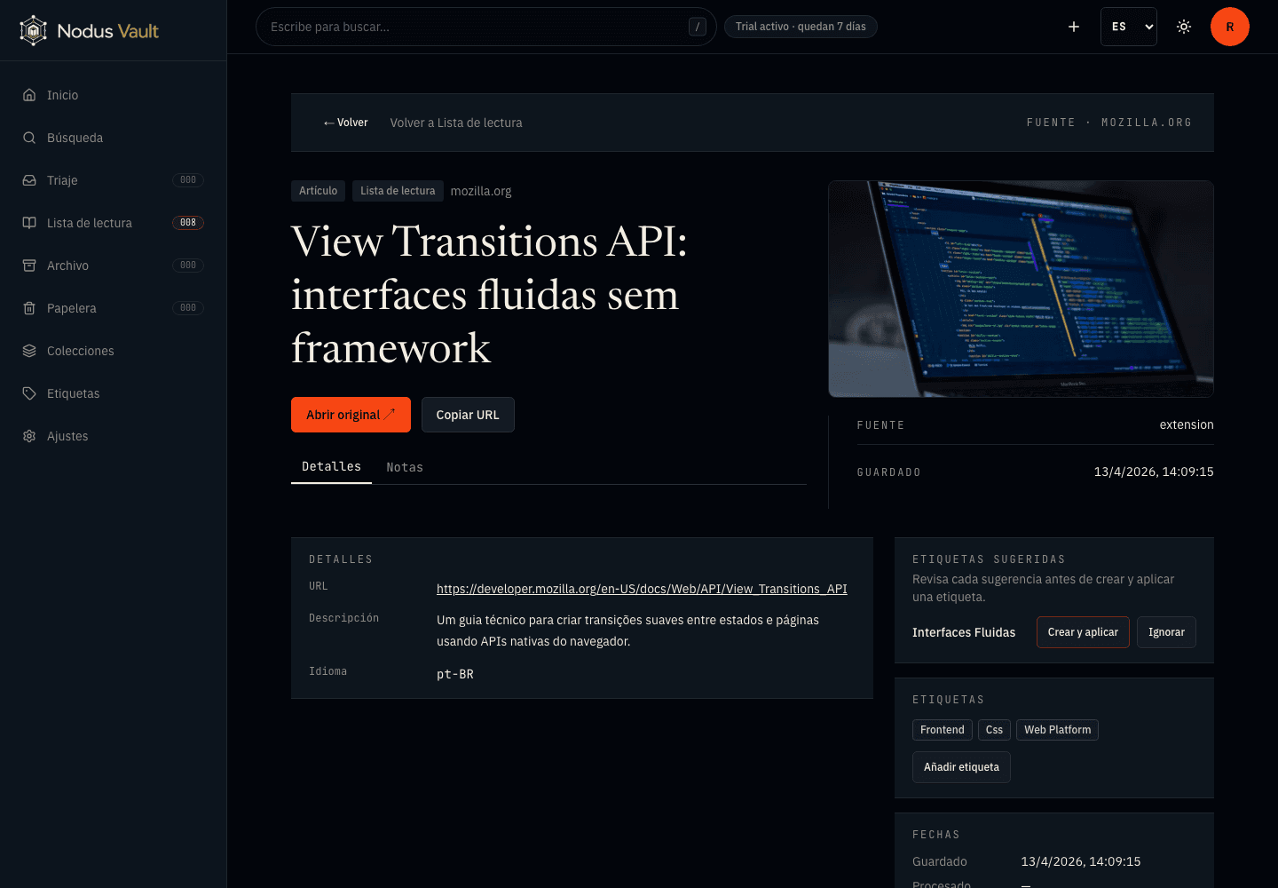 Detalle de marcador en Nodus Vault con metadatos de origen, etiquetas existentes y una sugerencia pendiente de aprobación